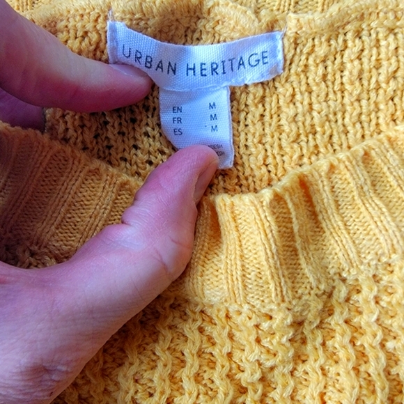 Urban Heritage Cropped sweater Sz medium - Picture 2 of 5